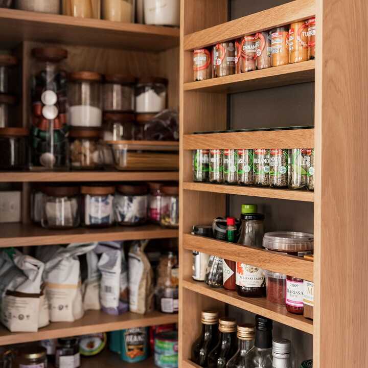 Drawers on a freestanding kitchen island