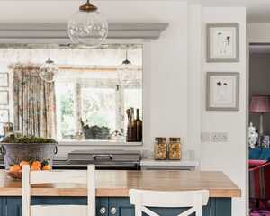 Freestanding kitchen island in a bespoke Unfitted kitchen