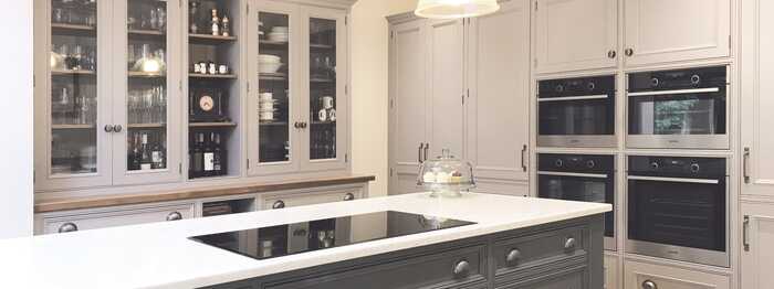 monochrome kitchen island