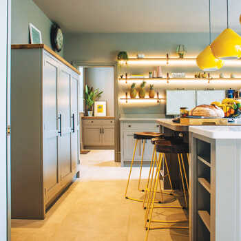 Drawers on a freestanding kitchen island