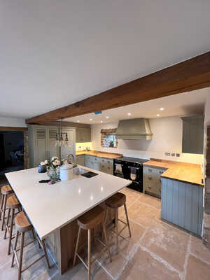 Timeless Cotswolds Kitchen10.jpg