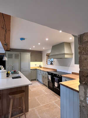 Timeless Cotswolds Kitchen04.jpg