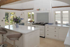 Coastal Retreat Kitchen08.jpg