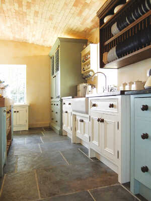 Tuscan Farmhouse Kitchen in Devon06.jpg