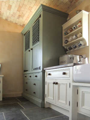 Tuscan Farmhouse Kitchen in Devon02.jpg