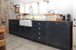 Chipping Campden Trendy Industrial Kitchen32.jpg