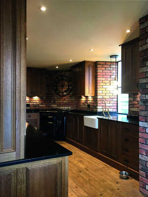 Deep Glazed Oak Arts & Crafts Kitchen02.jpg